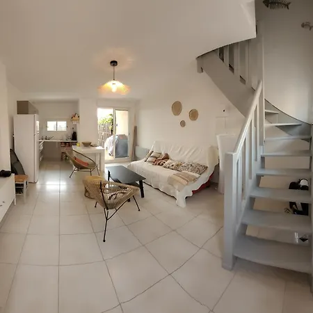 Duplex 45m2 Avec Jardin A 150m De La *